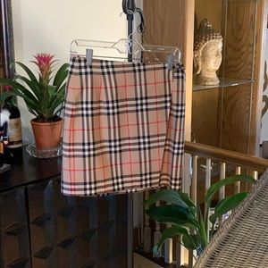 Burberry wrap skirt with side buckle closure